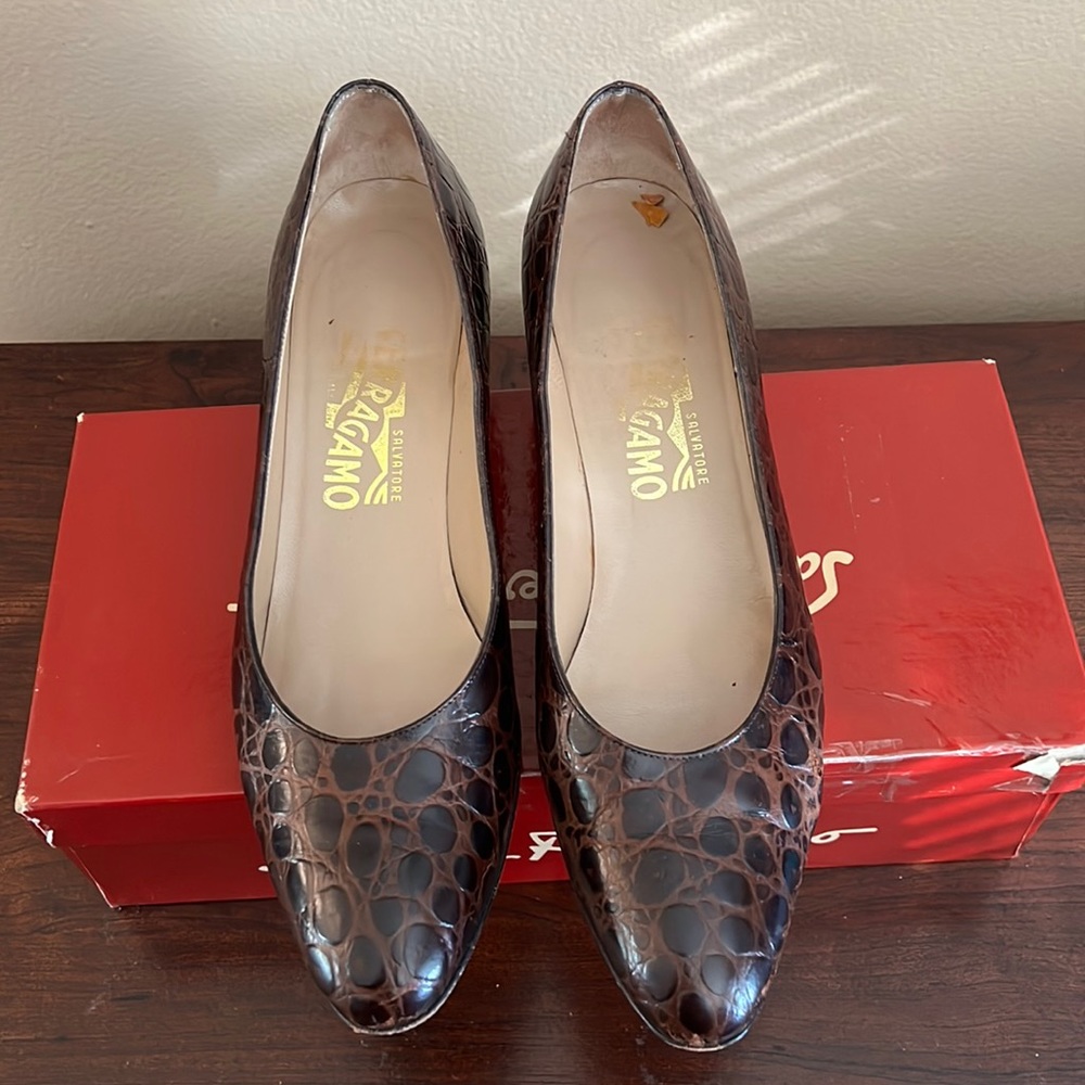 Salvatore Ferragamo shoes good condition size 9 1/2